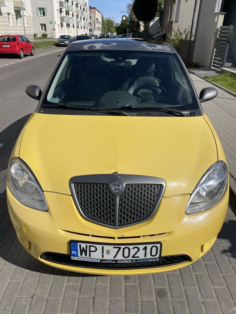 Lancia Ypsilon Sport MOMO DESIGN