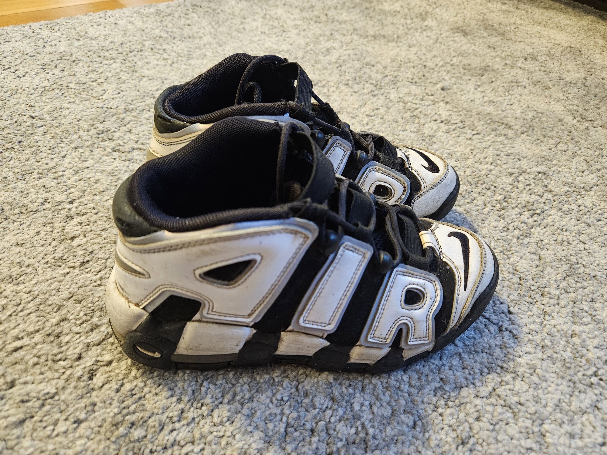 Buty Nike Air More uptempo rozm.35.5 (22,5 cm)