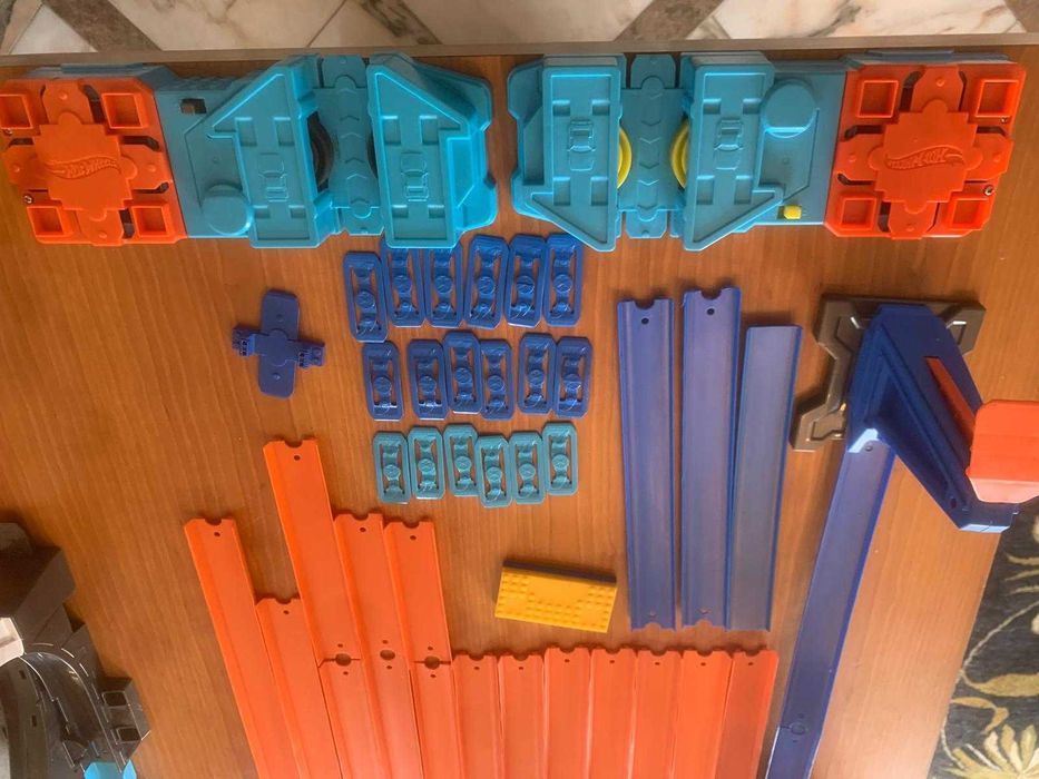 Pack Pistas carros e acessórios vários HOT WHEELS