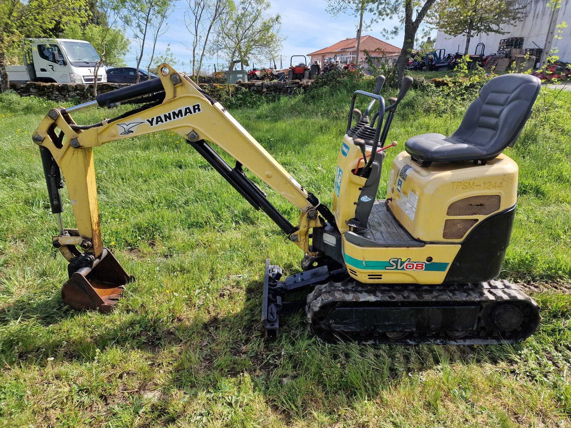 Giratória / Escavadora Yanmar SV-08 - 0.8 Toneladas