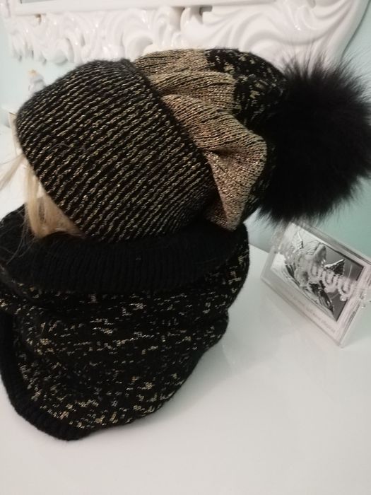 Продам круту шапку в наборі з хомутом.