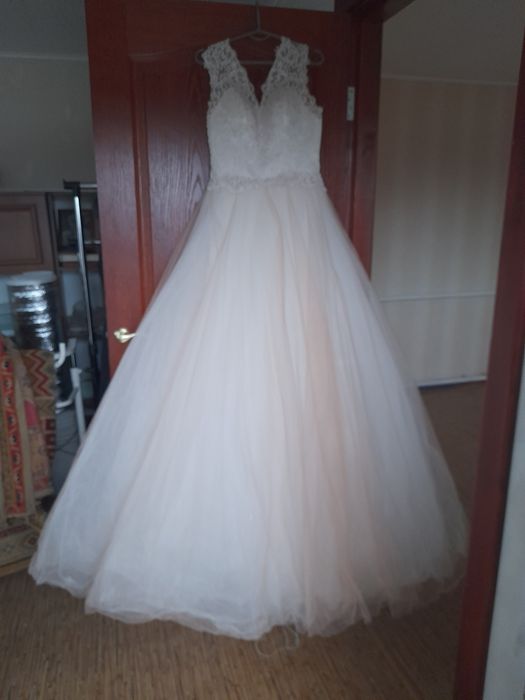 Весільна сукня кремова