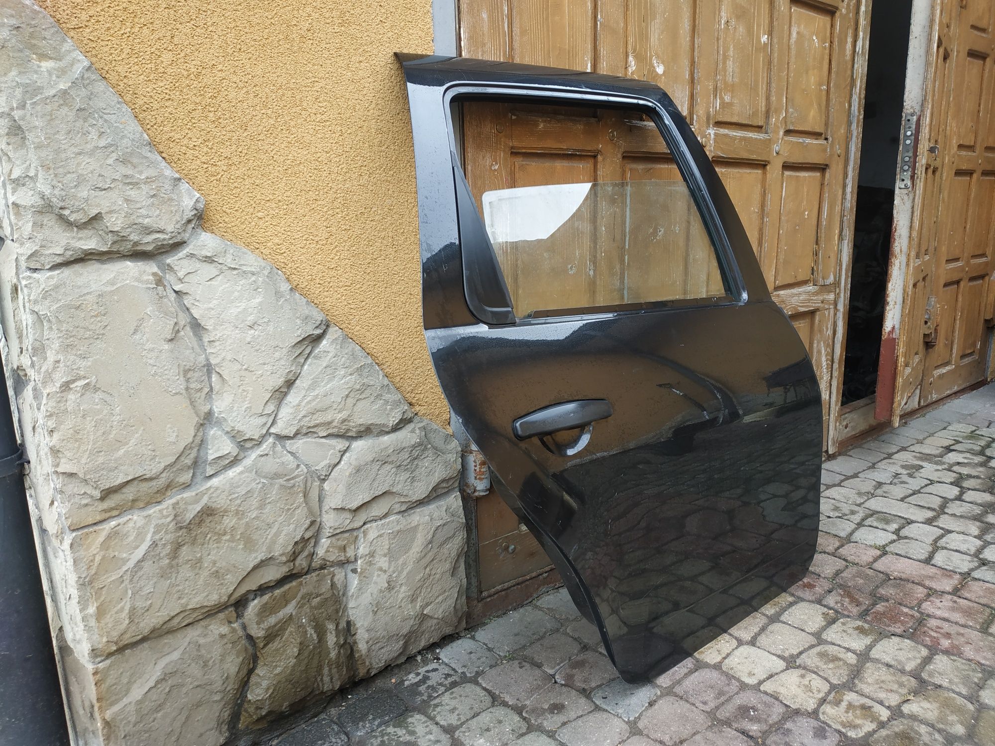 Двері для Рено Дастер Разборка Dacia Duster