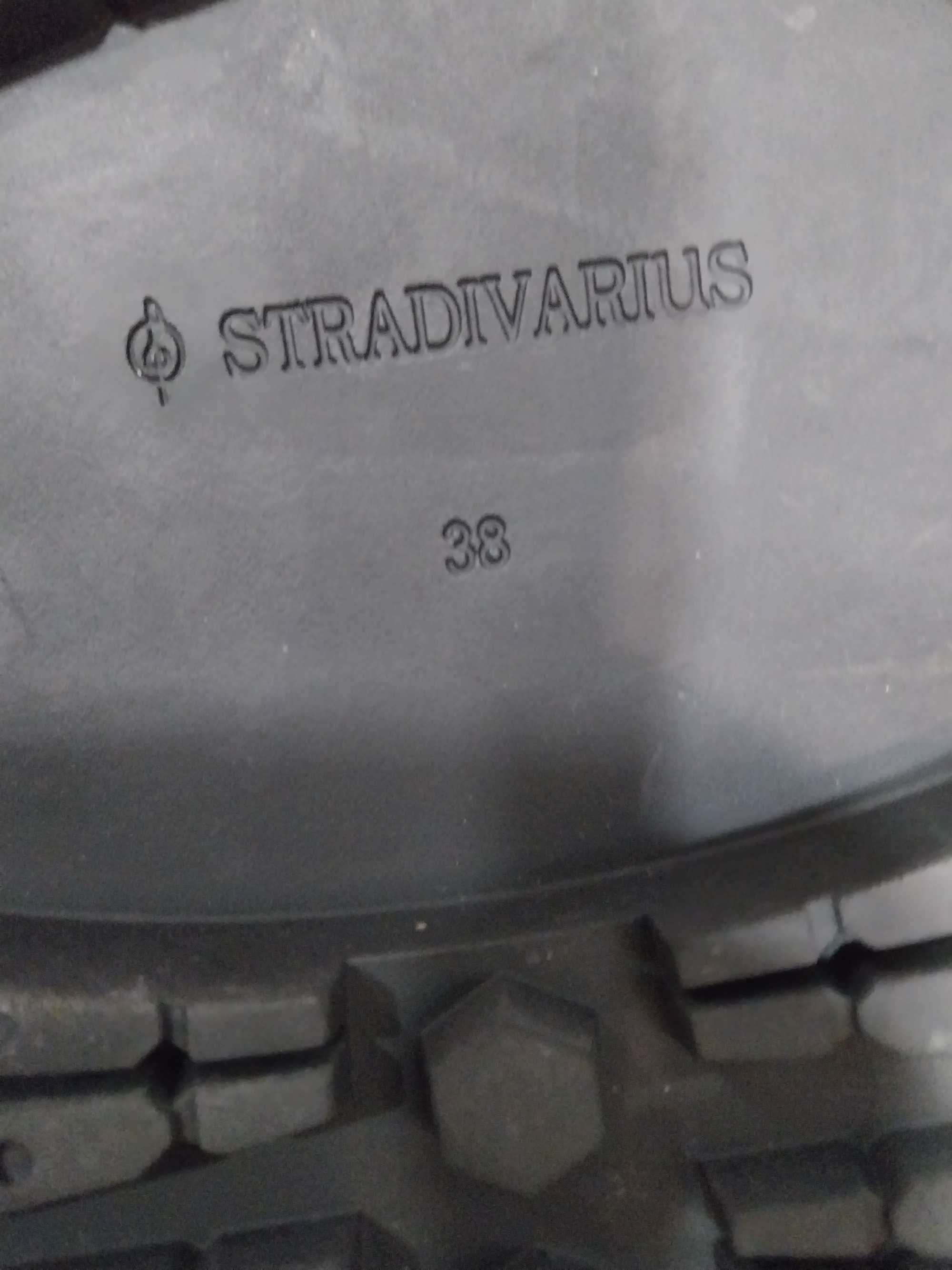 Bota stradivarius NOVAS SEM ETIQUETA