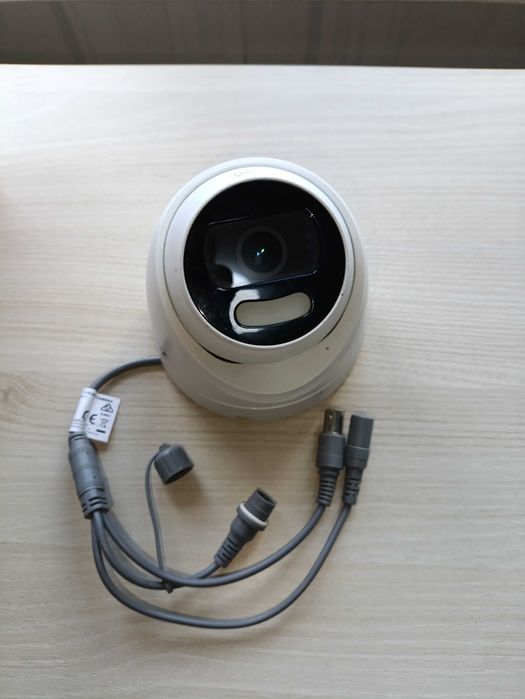 Камера відеоспостереження Hikvision DS-2CE72DFT-F