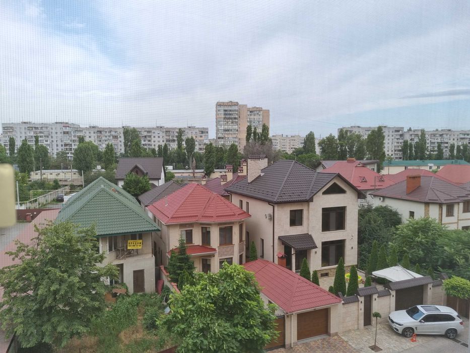 Продам 1к. квартиру, 4 эт., в массиве "Радужный"/Небесной сотни, Одеса