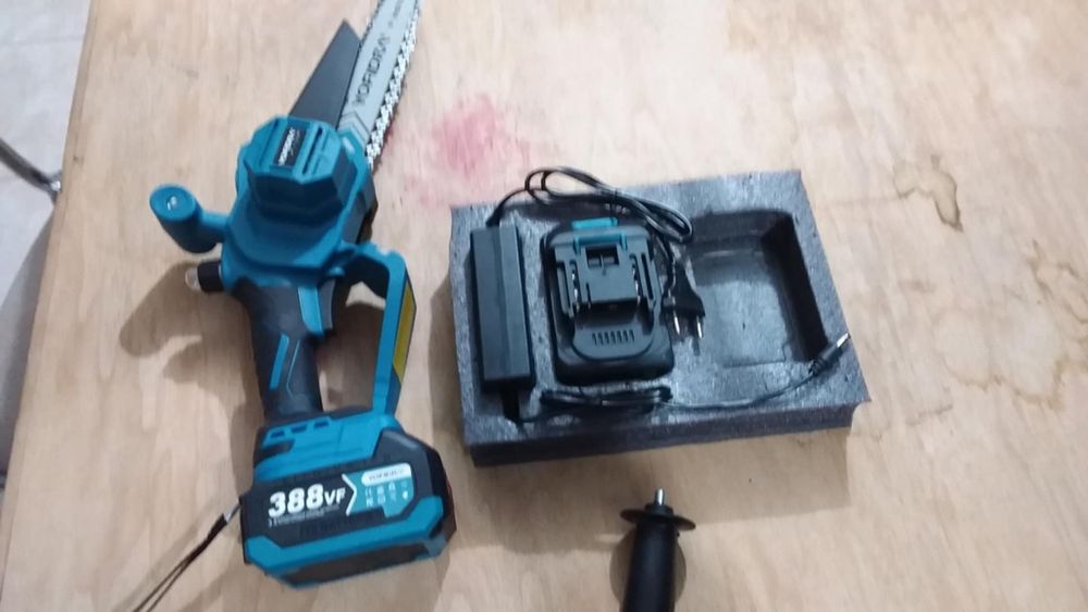 Podadora /Serra eléctrica de Mão