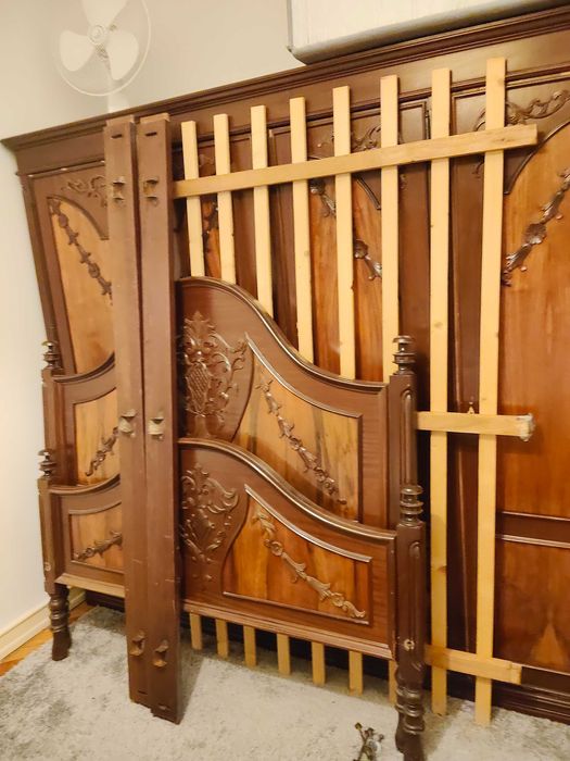 Tenho uma cama bem boa para doar está aqui no Alvalade só vim buscar