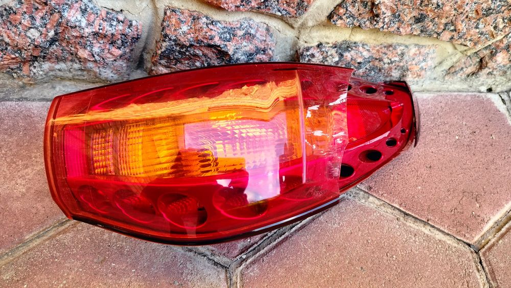 Задний правый фонарь INFINITY FX37