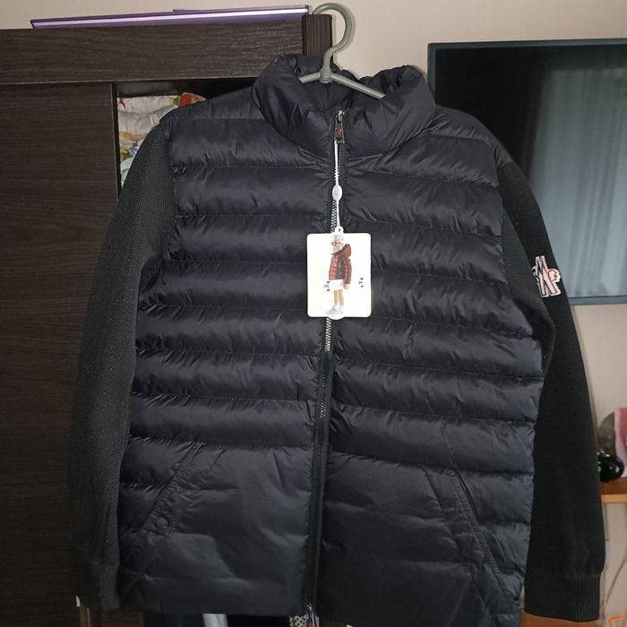 Продам куртку Moncler . спорт костюм