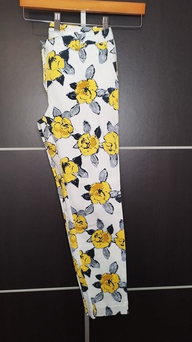 Vendo conjunto de roupa de mulher. +150artigos. Braga.