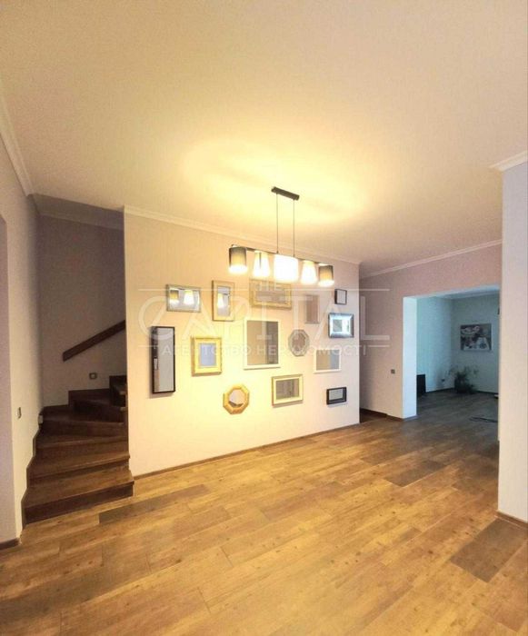 Оренда таунхауса в Крюківщині, інвертор, газ, підвал