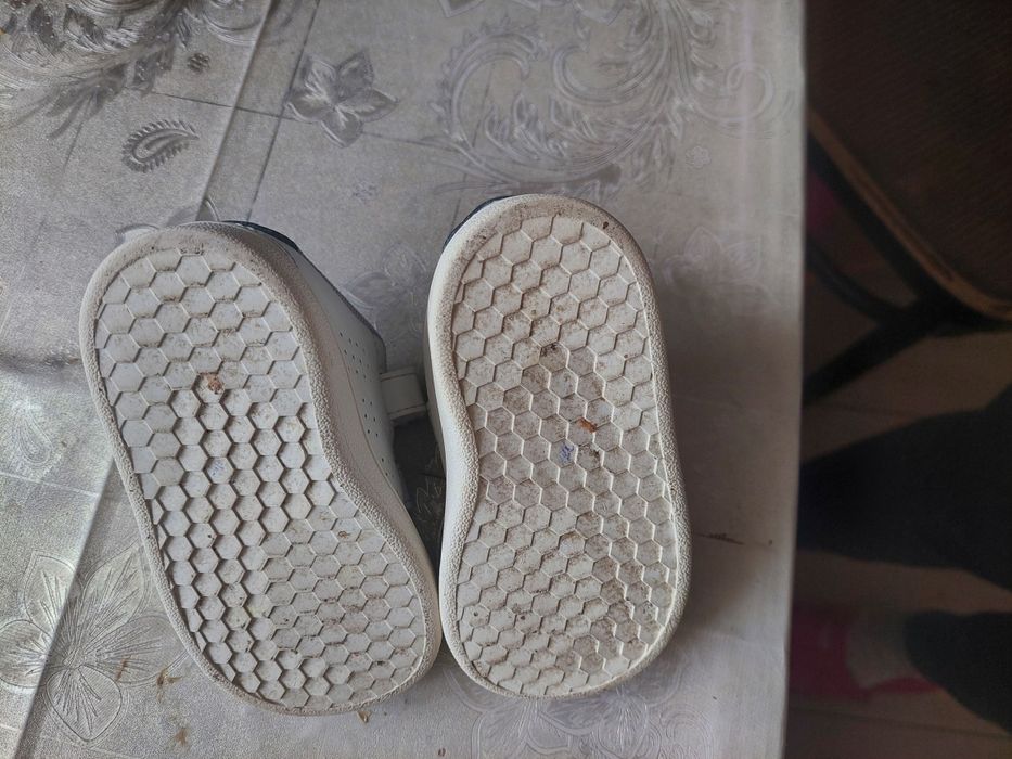 Кросовочки adidas 19 р