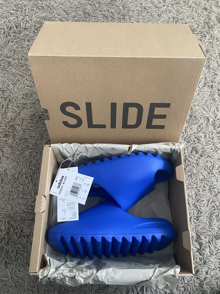 Adidias Yeezy Slide Azure