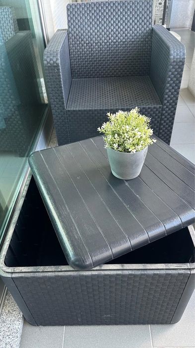 Vendo cadeiras e mesa de jardim