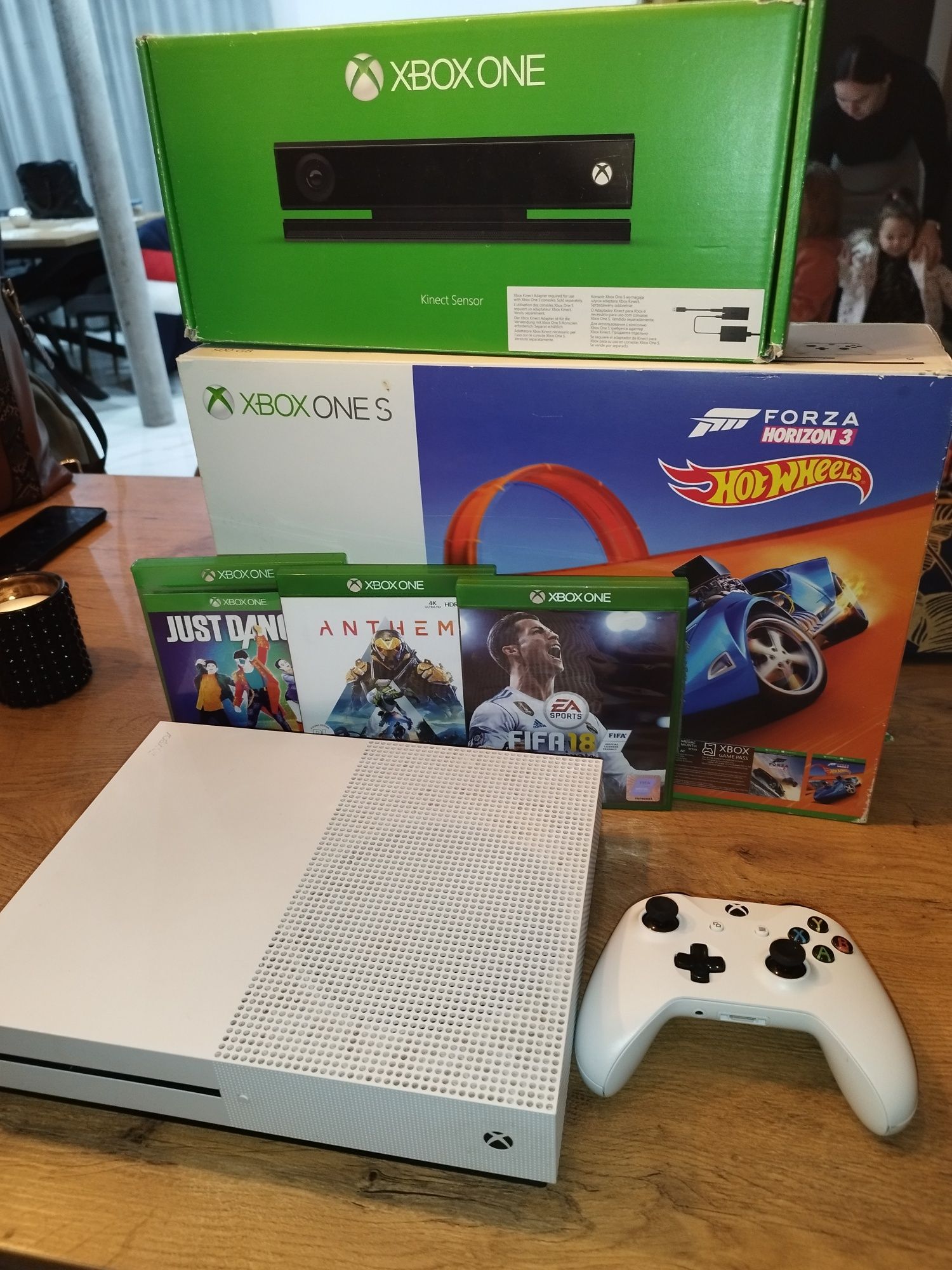 Xbox One S obraz 4K + Kinect + Pad + Gry just dance 2018 Fortnite