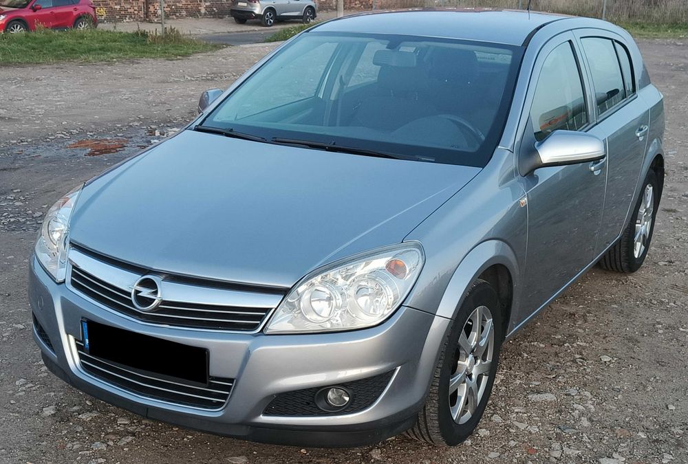 Opel Astrta H 1.6 benzyna, wymieniony rozrząd, niski przebieg bez rdzy