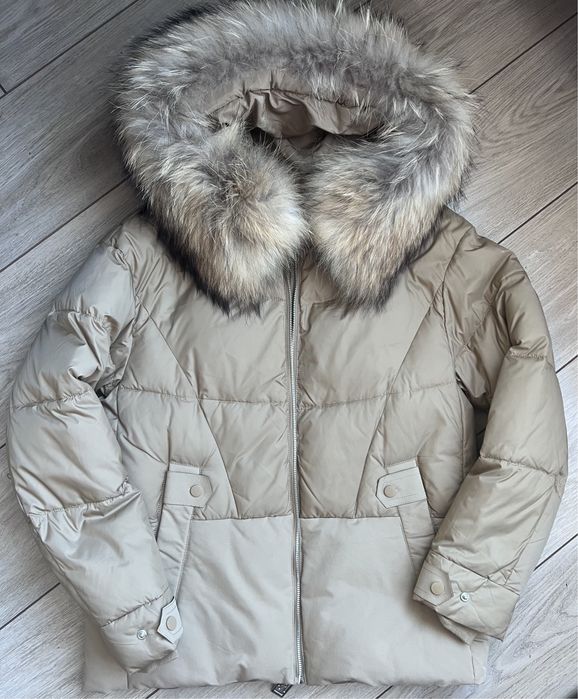 Жіноча зимова куртка з натуральним хутром