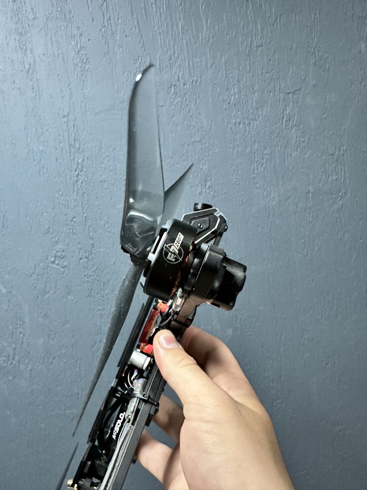 Продам FPV-дрон Rush FPV комплект + батарея!