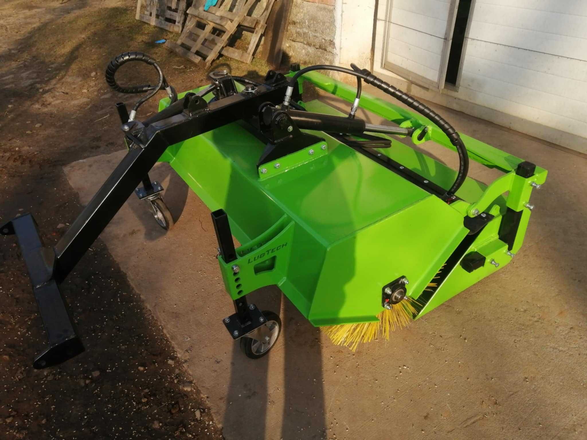 Zamiatarka montowana do AVANT MULTIONE optimas hydromak z koszem