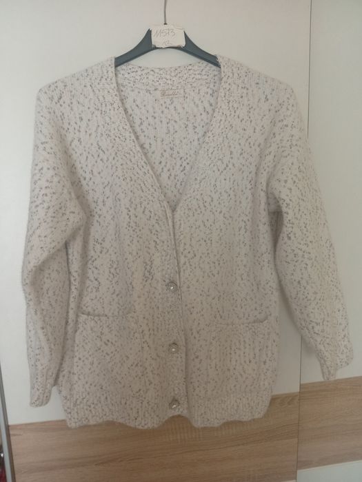 Sweter na guziki