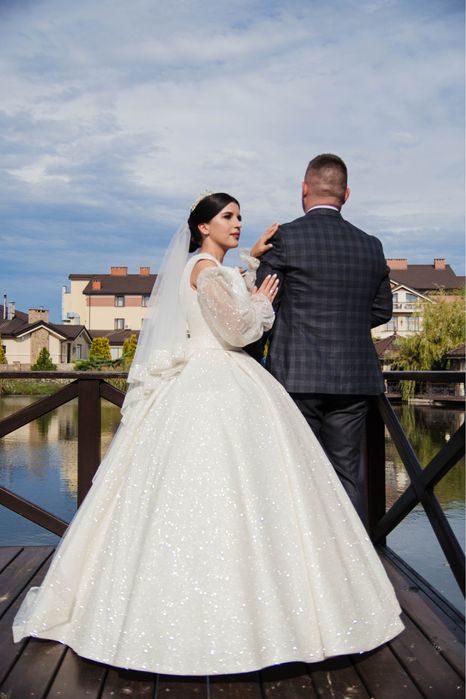 Весільна сукня