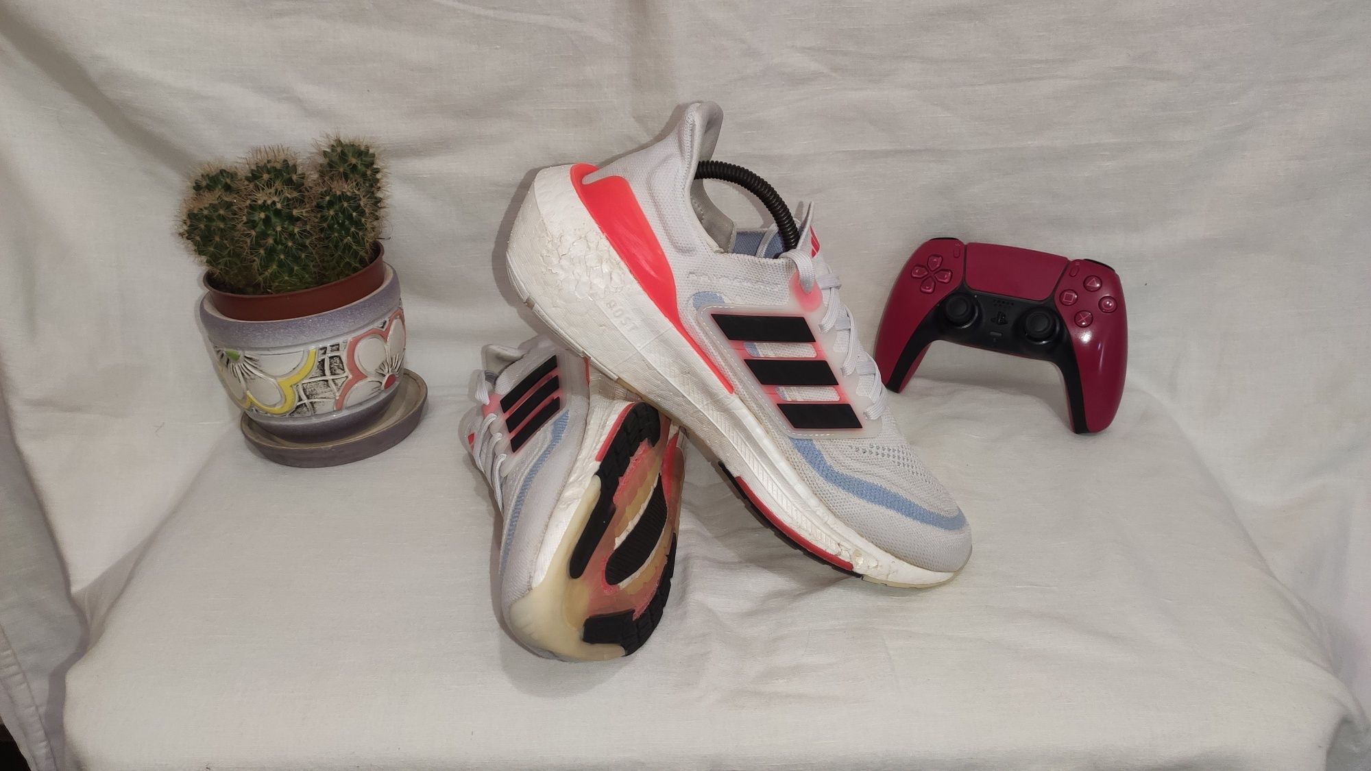 Чоловічі бігові кросівки Adidas Ultraboost Light Performance.Розмір 42