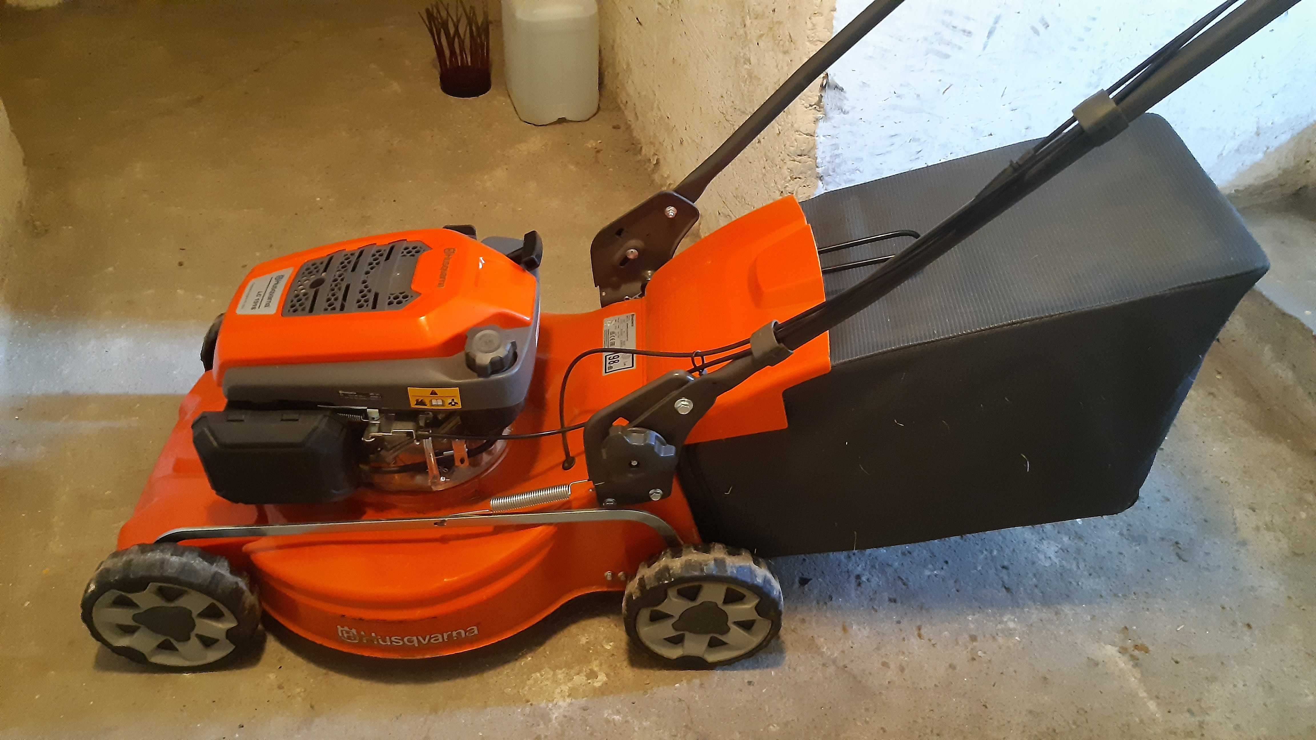Kosiarka spalinowa z napędem Husqvarna LC 151S