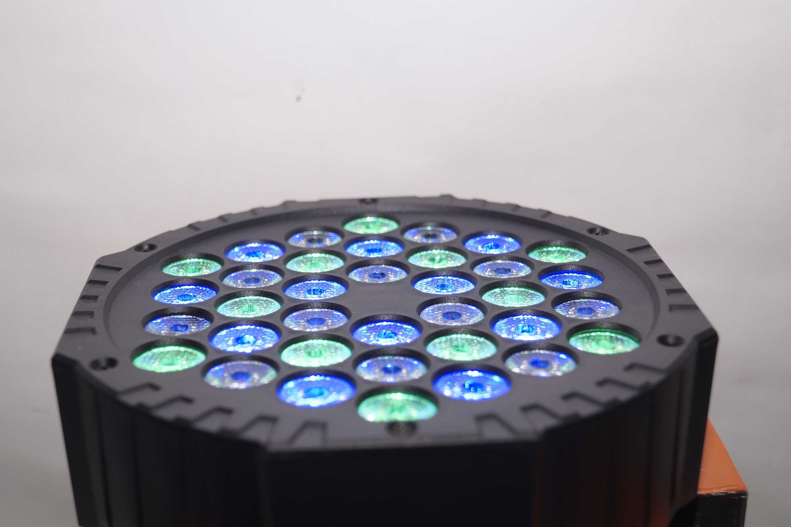 G384 4 mini reflektory  sceniczne 36 LED oświetlenie dyskotekowe 36W