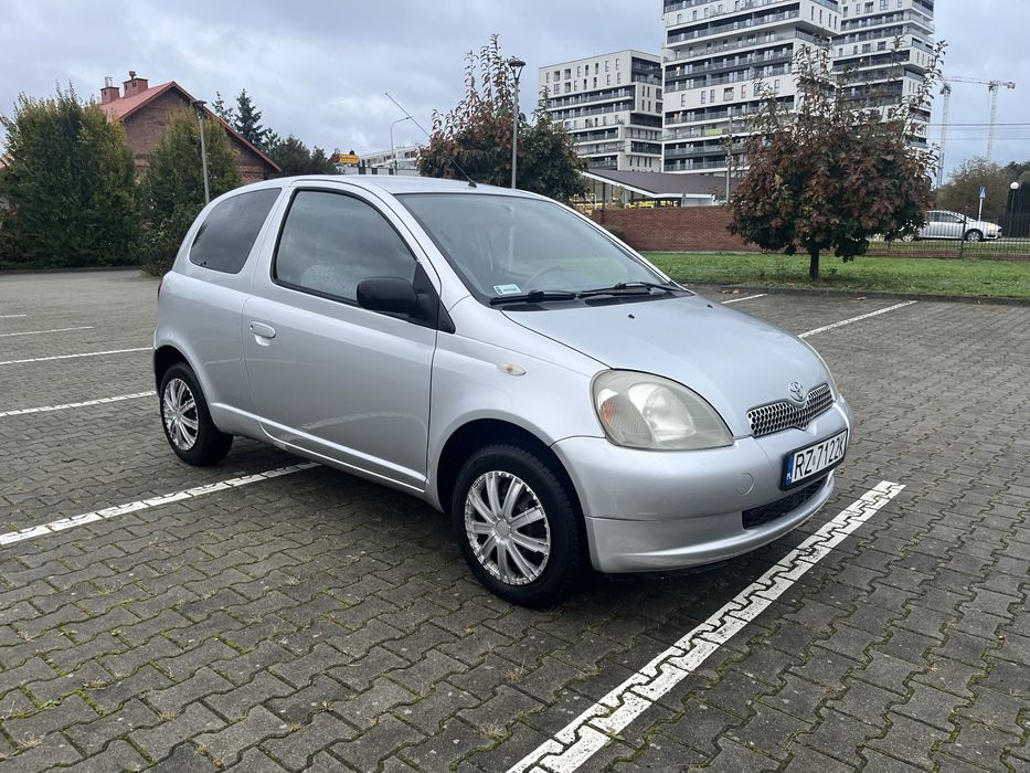 Toyota Yaris 1.0 benzyna 2000r