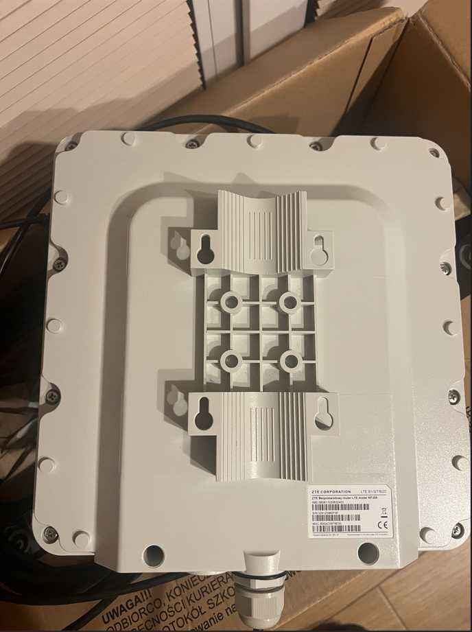 ZTE bezprzewodowy router LTE cat. 15 model MF258, ODU-IDU