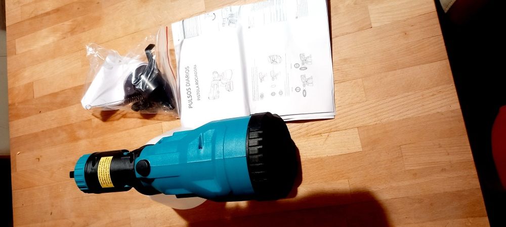 Pistolet 18 v  makita  do malowania nowy
