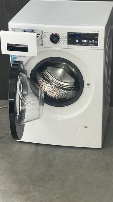 Стиральная машина Bosch Serie 8 WAV28M30 пральна машина пралка