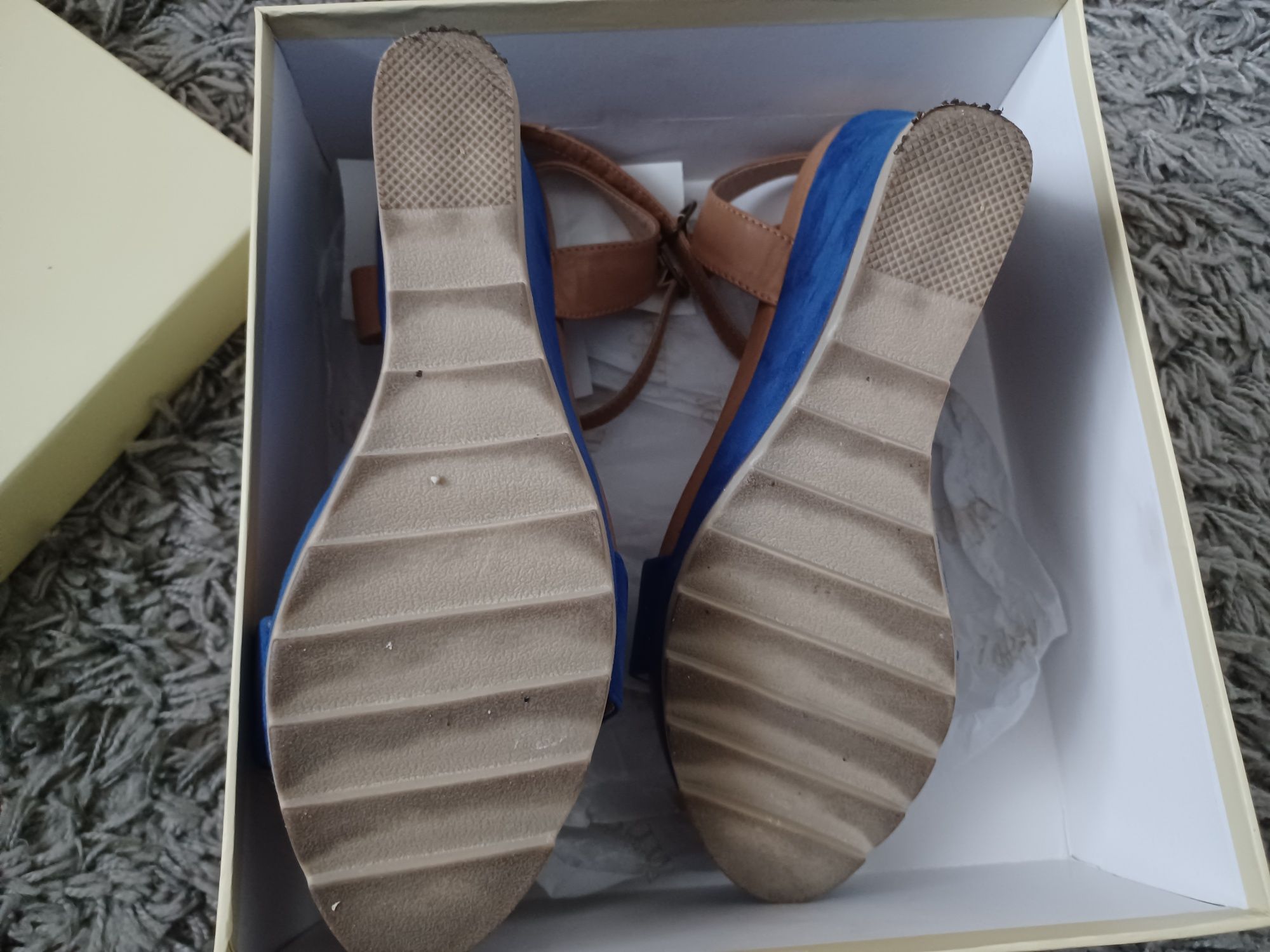 Buty sandały na koturnie niebieskie chabrowe r. 40