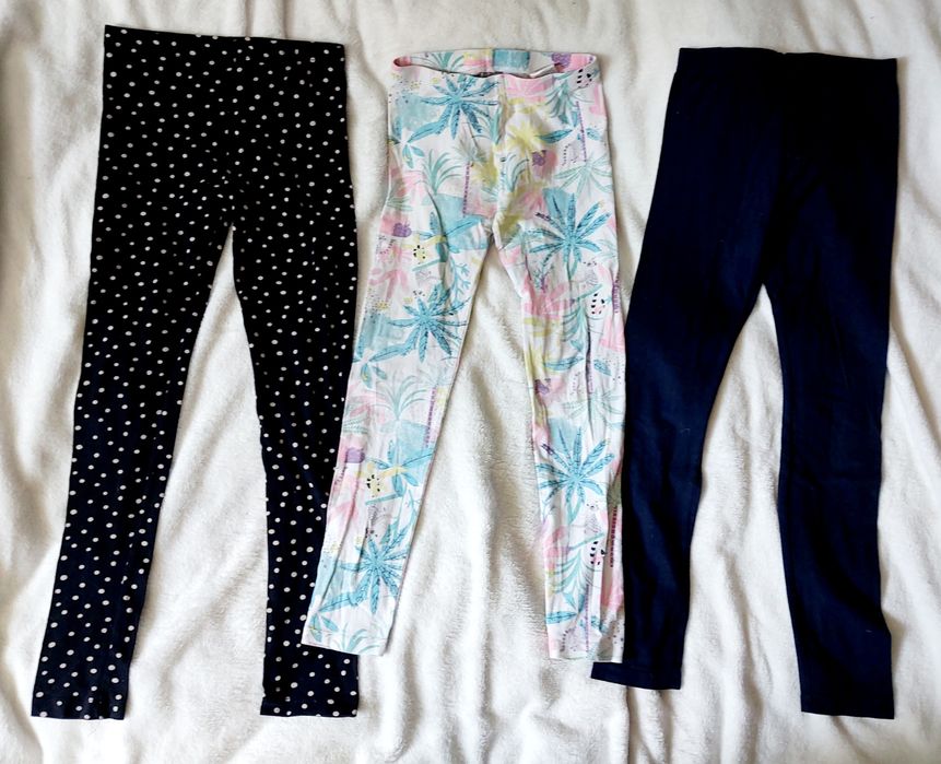 Sprzedam zestaw trzech par legginsów rozmiar 134