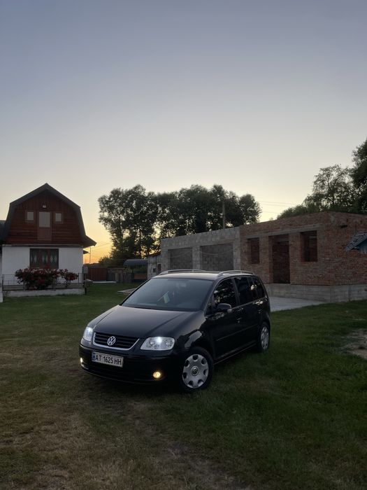 Продається автомобіль Volkswagen Touran  1,6MPI 7 місць