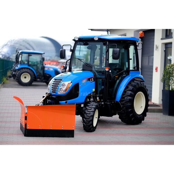 LS Traktor MT3.40 HST 4x4 40KM/IND z kabiną + pług do śniegu strzałkowy 200 cm, hydrauliczny 4FARMER  Zestaw do odśnieżania MT3.40 HST 4x4 40 KM/IND z kabiną i pługiem