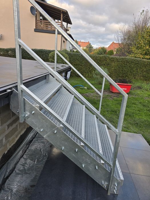 Schody metalowe + poręcze