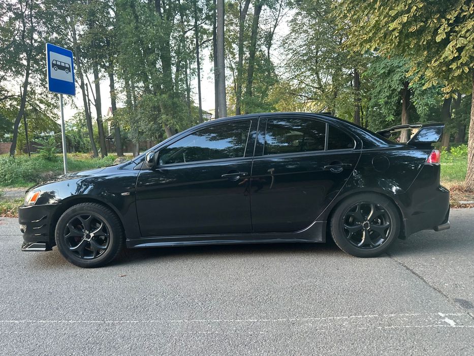 Mitsubishi lancer 10