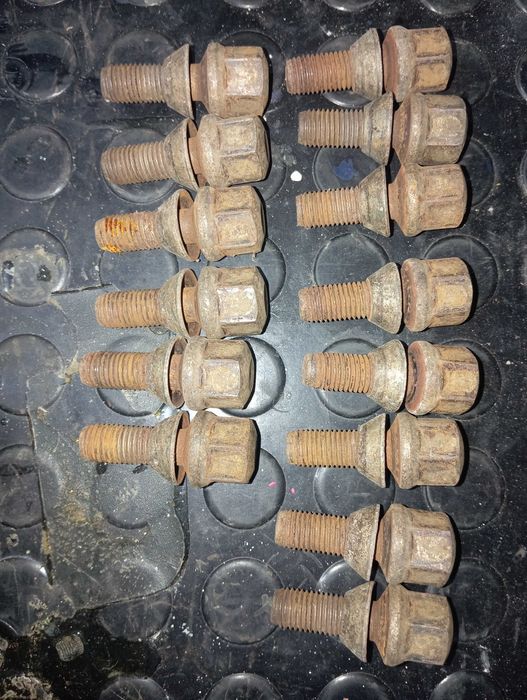 Śruby śruba Koła Renault Megan Scenic II 2 1.9 DCI 14 sztuk Alufelgi