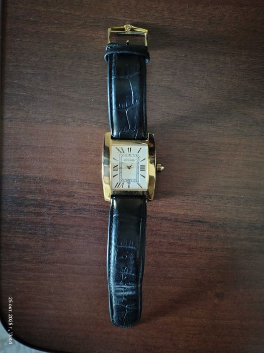 Кварцевые часы "Pierre Cardin"