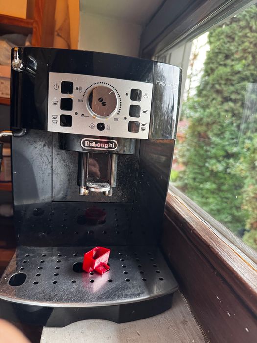 Ekspres do kawy delonghi magnifica s