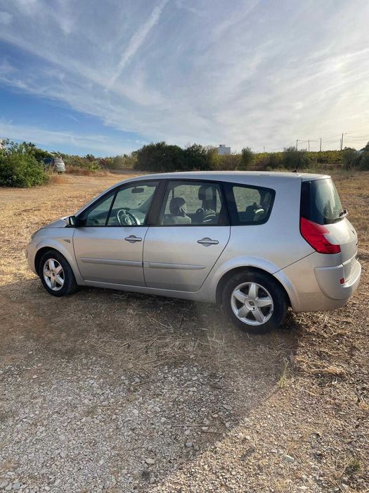 Renault Grand Scénic 2008 7 lug (motor avariado)