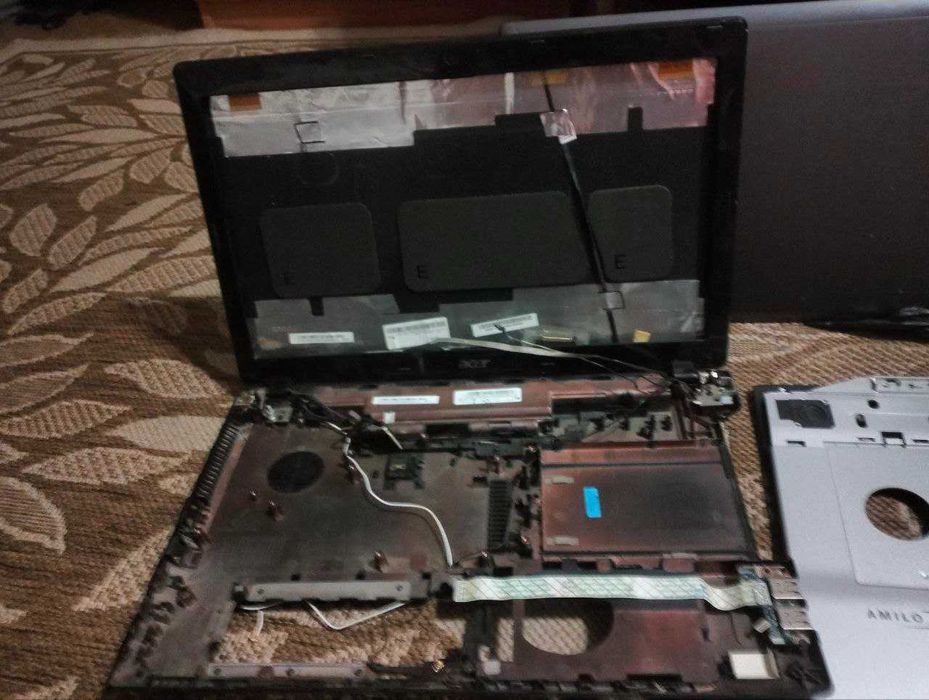 Запчастини від ноутбуків + екран Siemens Fujitsu одним лотом