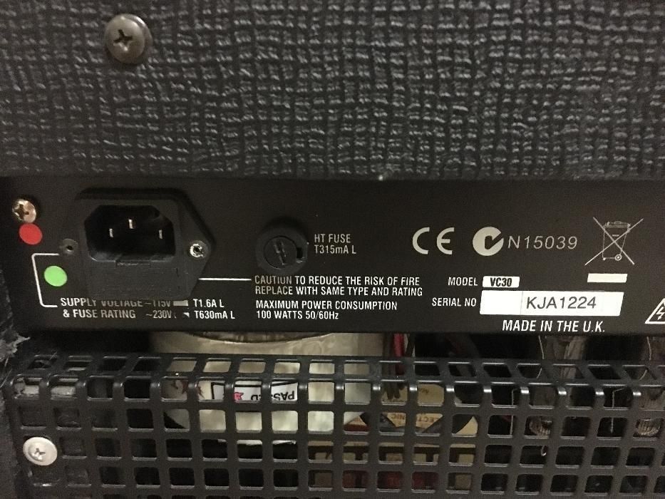 Продам Laney VC30 210 made in UK+футсвич FS2+новый комплект ламп!