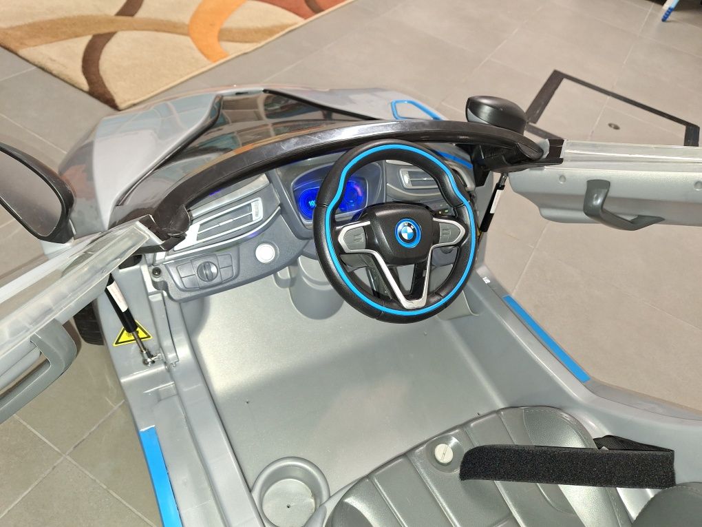 Veiculo eléctrico criança