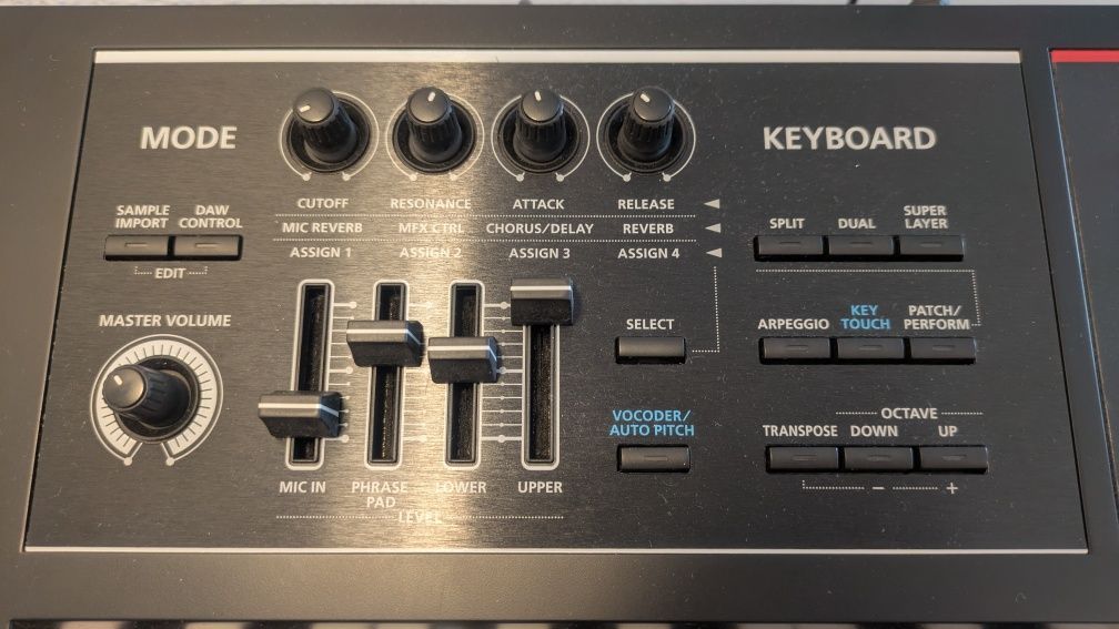 Roland Juno-DS 61 arranger sampler keyboard