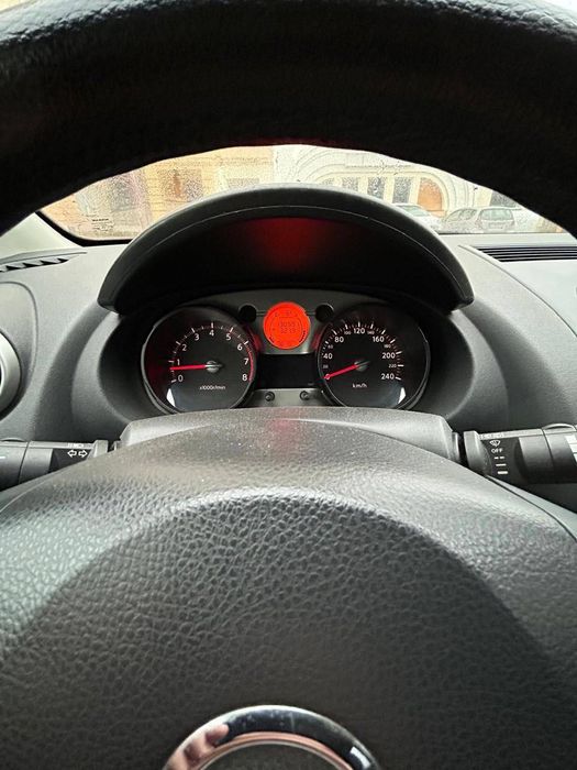Продам Nissan Qashqai black 2008
