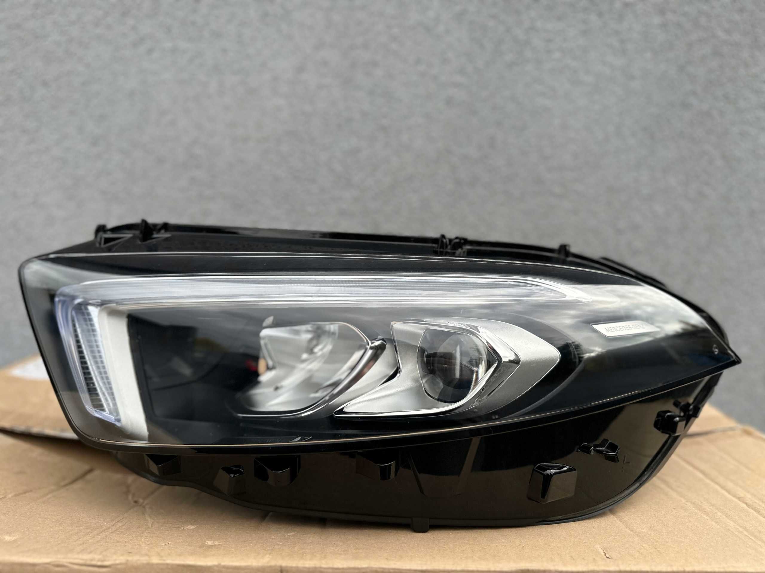 Lampa lewa przód mercedes a-klasa w177 full led