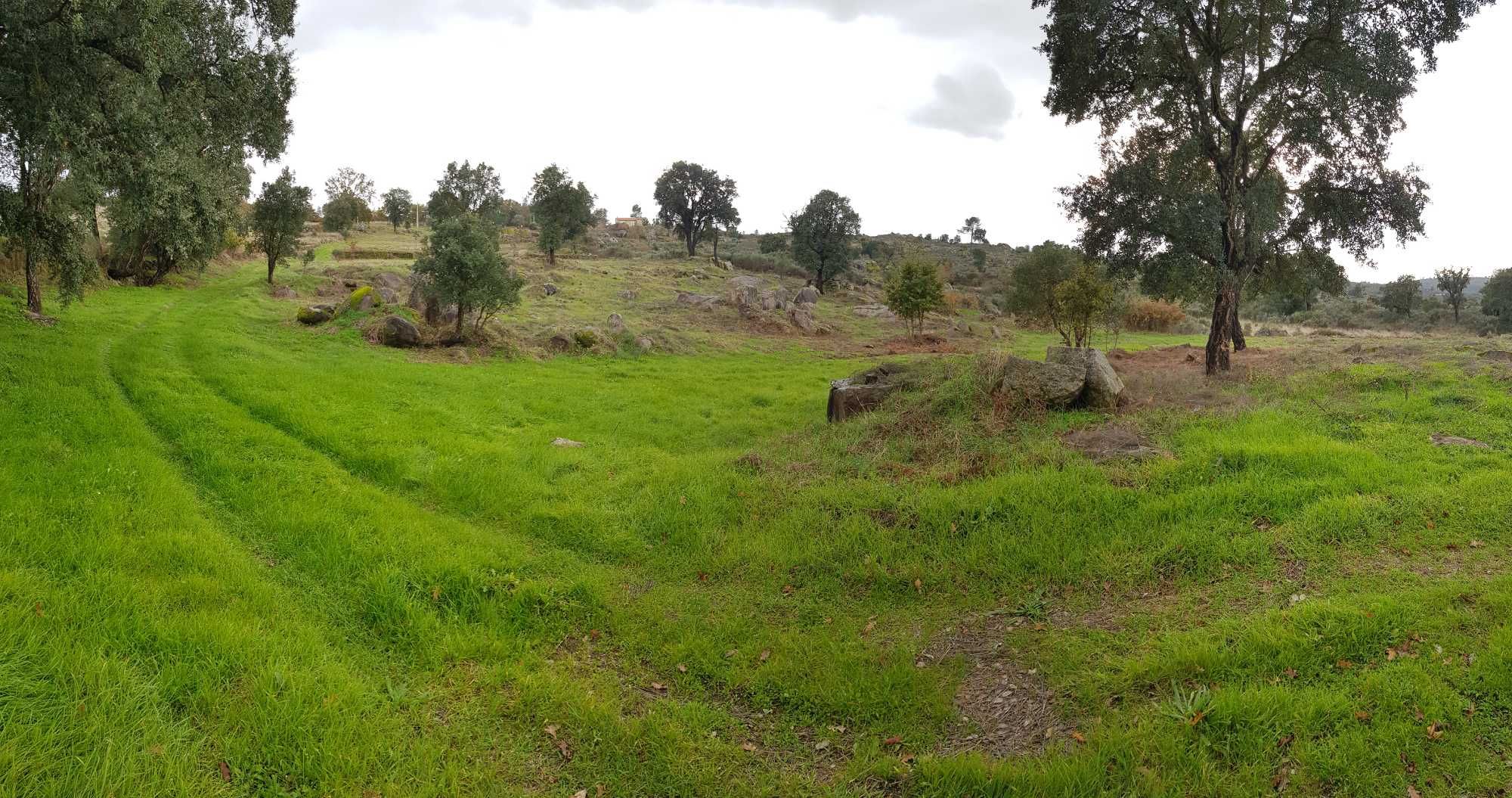 Terreno com Água Própria, Bons Acessos e Potencial de Construção!